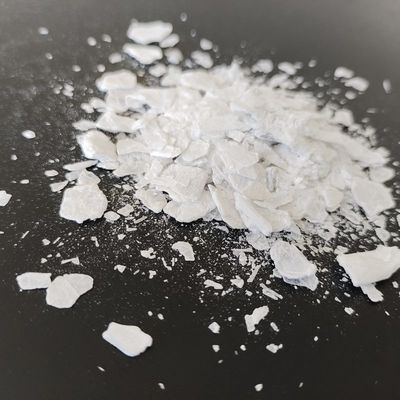 50 کیلوگرم 1000 کیلوگرم منیزیم کلرید شیمیایی Mgcl2 بدون آب پوسته خاکستری سفید